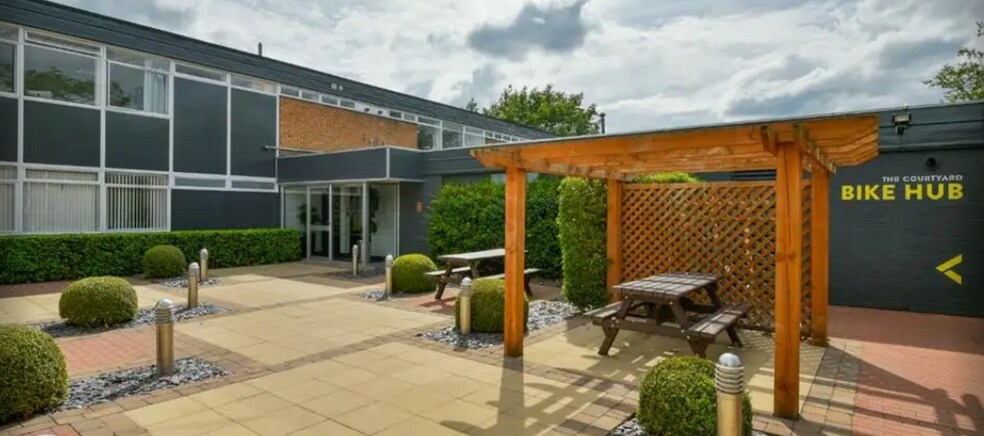 Earl Rd, Wilmslow à louer - Photo du bâtiment - Image 2 de 3