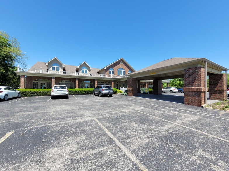 700 S College Ave, Bloomington, IN à vendre - Photo principale - Image 1 de 1