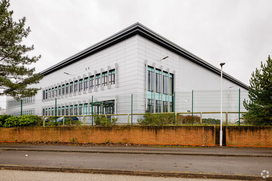 Lovelace Rd, Bracknell à vendre - Photo principale - Image 1 de 1