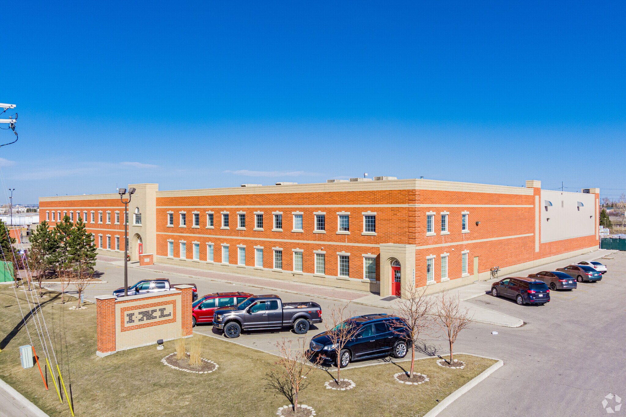 4884-4900 102 Ave SE, Calgary, AB à vendre Photo principale- Image 1 de 1