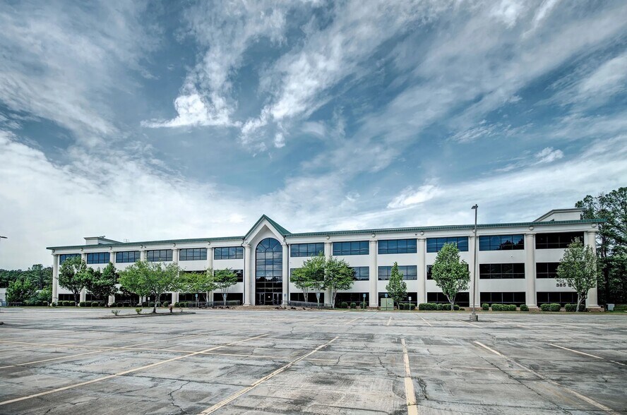 385B Highland Colony Pky, Ridgeland, MS à louer - Photo du bâtiment - Image 2 de 11