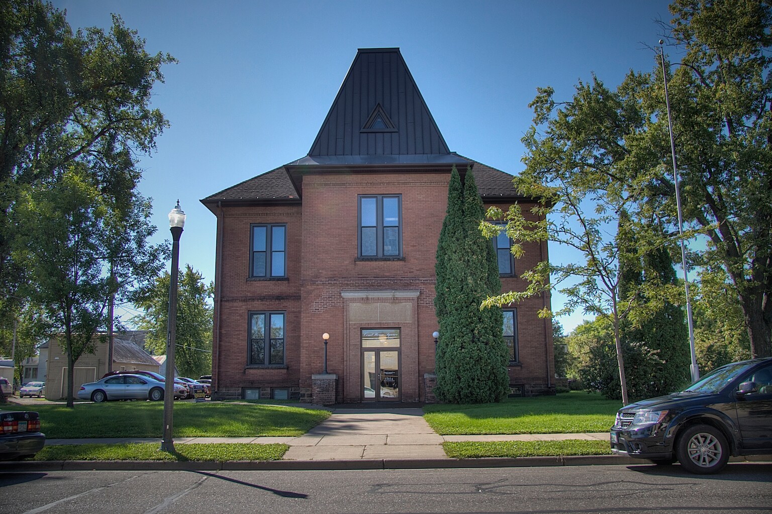 237 2nd Ave SW, Cambridge, MN à louer Photo principale- Image 1 de 8