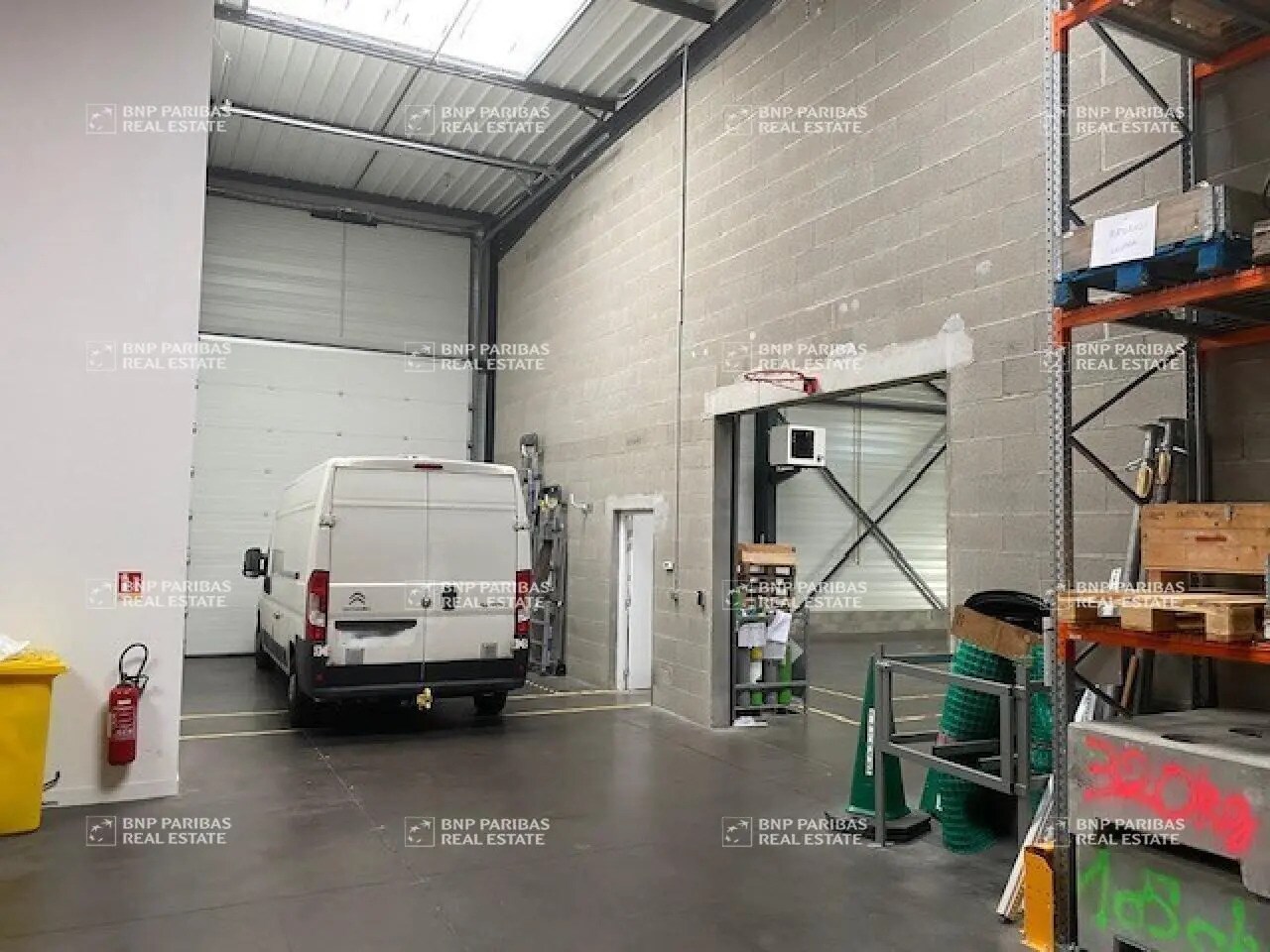 Flex dans Chassieu à louer Photo du bâtiment- Image 1 de 12