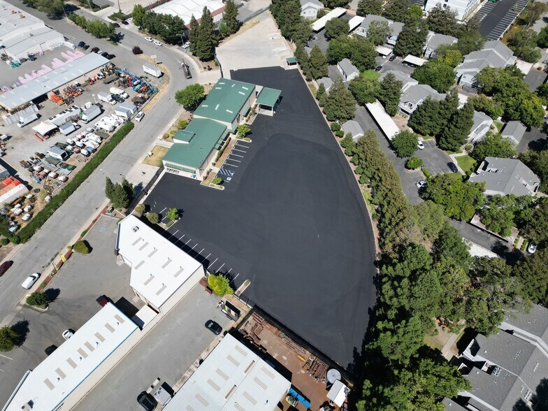 2151 Piedmont Way, Pittsburg, CA for lease - Building Photo - Image 2 of 8