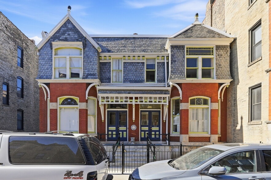 2424-2428 N Geneva Ter, Chicago, IL for sale - Primary Photo - Image 1 of 33