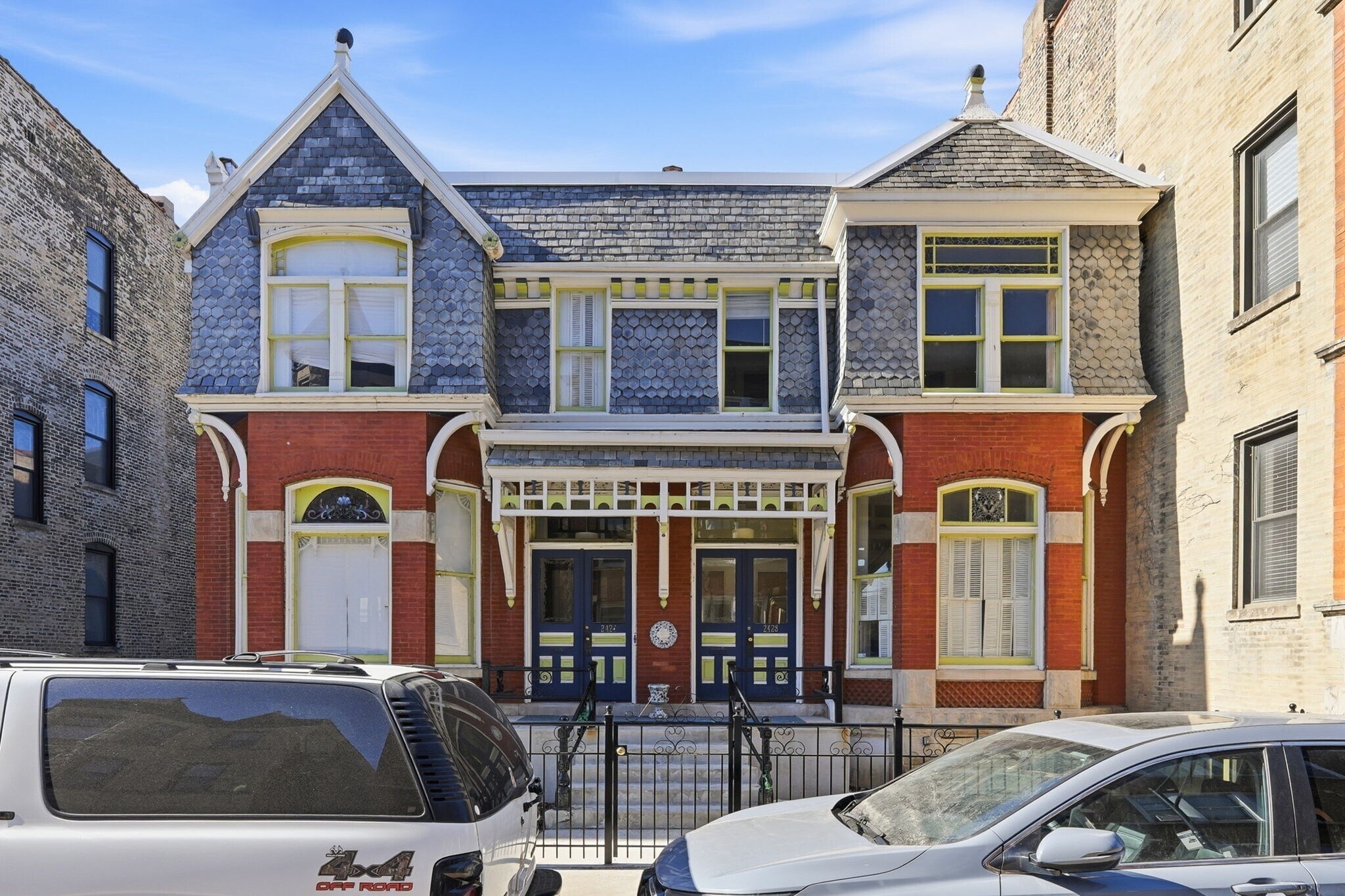 2424-2428 N Geneva Ter, Chicago, IL à vendre Photo principale- Image 1 de 34