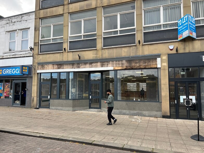 Commercial Street, Batley for lease - Building Photo - Image 3 of 4