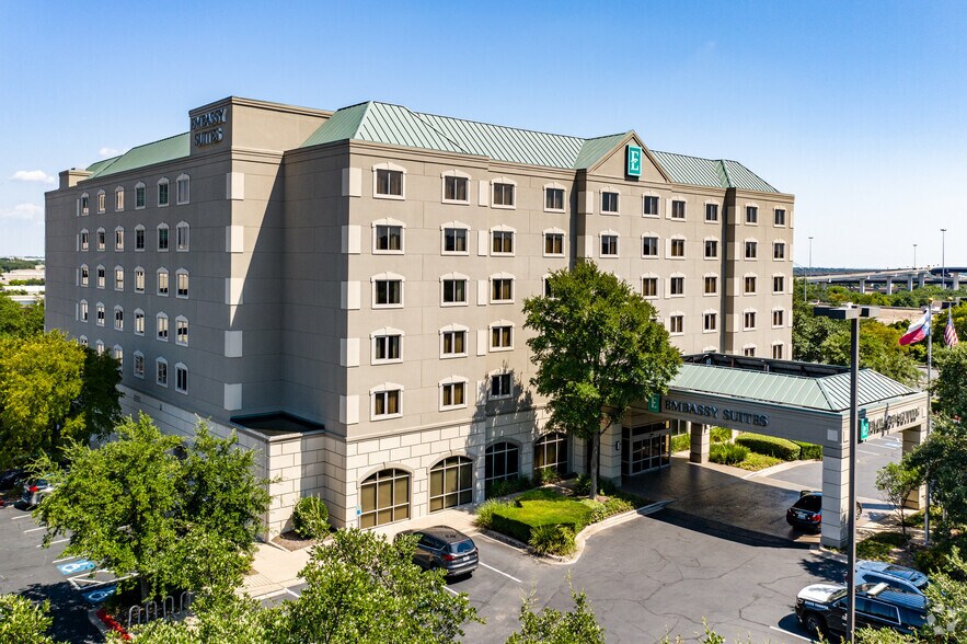 Texas Embassy Suites portefeuille de 3 propriétés à vendre sur LoopNet.ca - Photo principale - Image 3 de 3