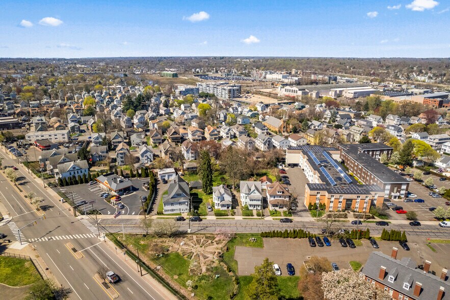 543 Ellsworth St, Bridgeport, CT à vendre - Photo du bâtiment - Image 3 de 7