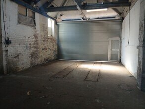 Bryer St, Dewsbury for lease Interior Photo- Image 2 of 2