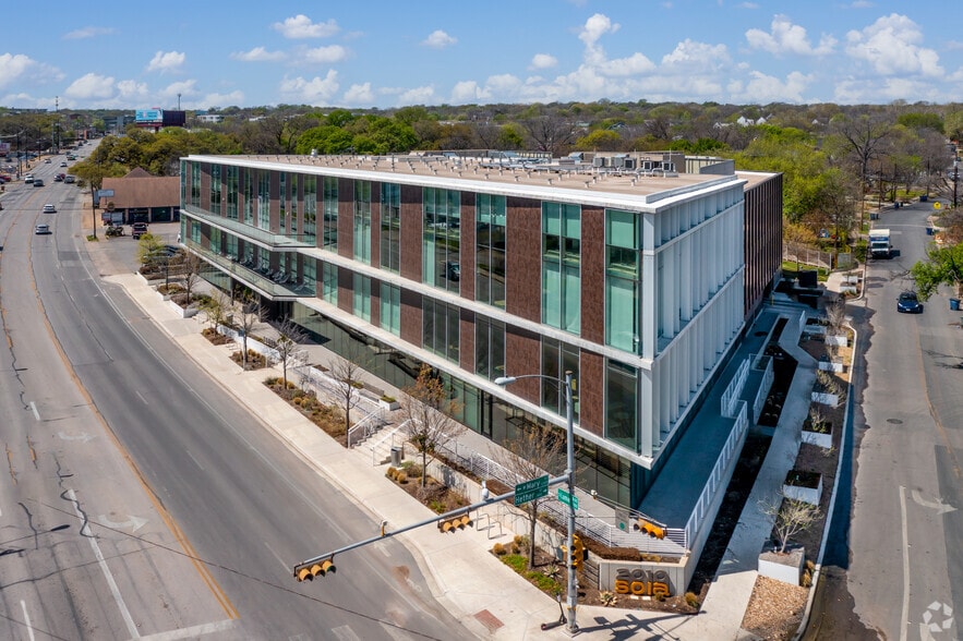 2010 S Lamar Blvd, Austin, TX for lease - Building Photo - Image 3 of 13