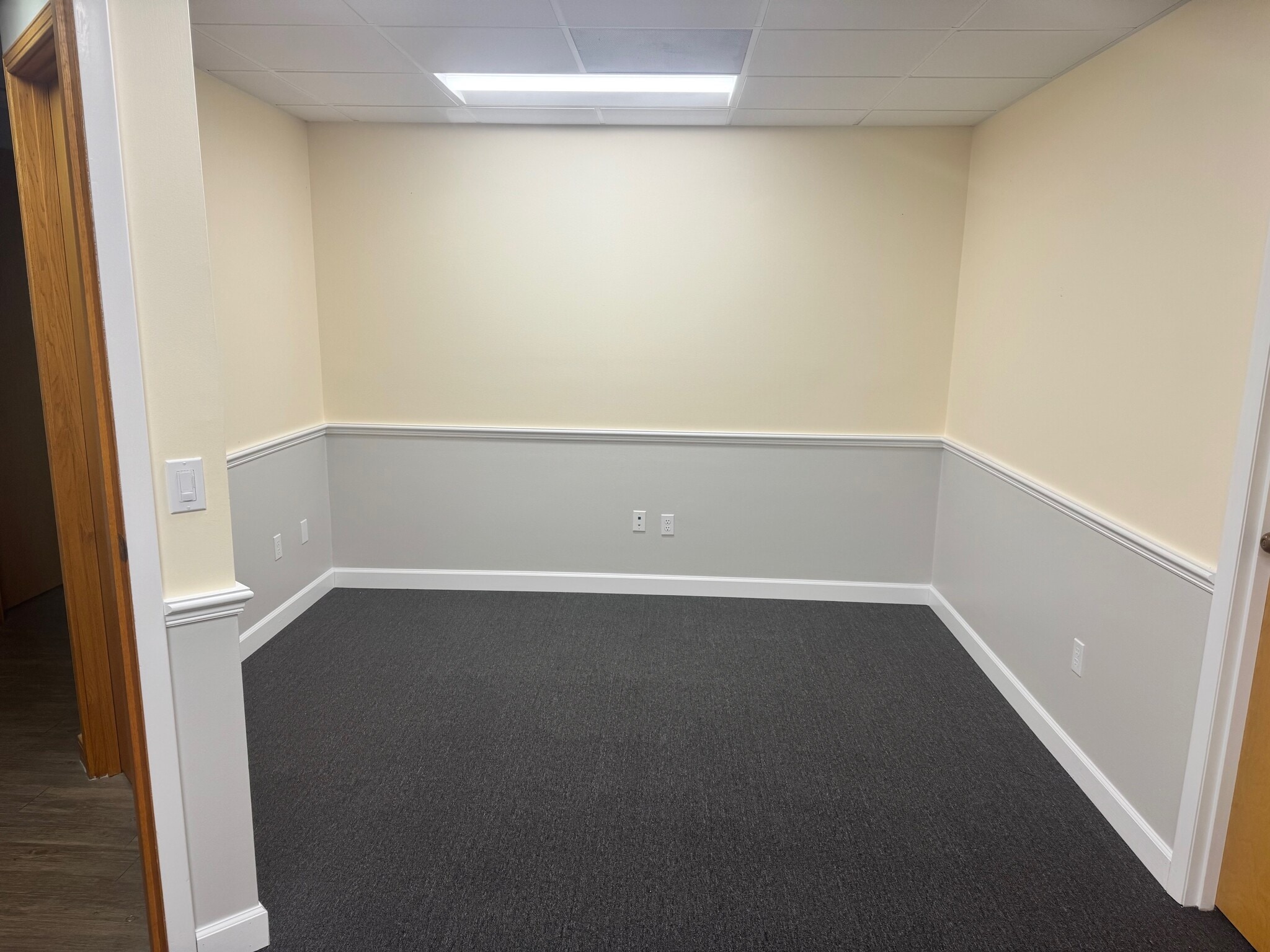 6361 Presidential Ct, Fort Myers, FL for lease Interior Photo- Image 1 of 2