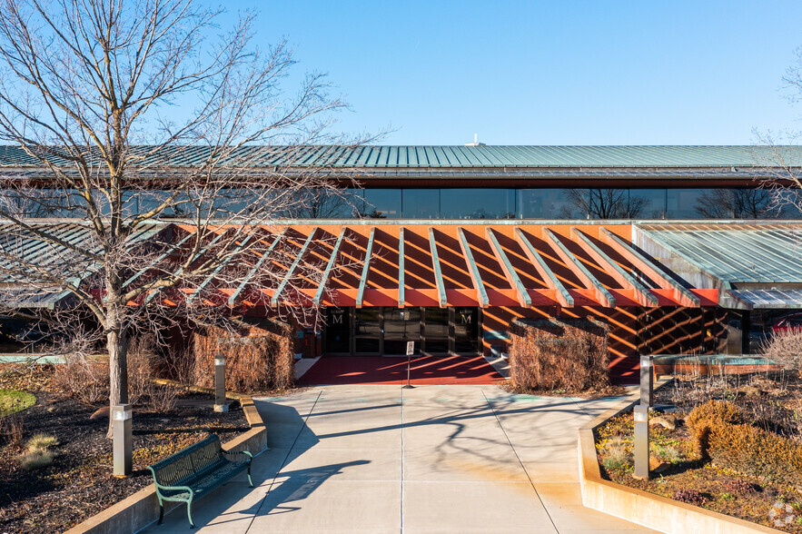 24 Frank Lloyd Wright Dr, Ann Arbor, MI for lease - Building Photo - Image 2 of 12