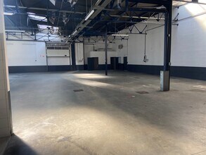 365 Route De Vienne, Vénissieux for lease Interior Photo- Image 2 of 10