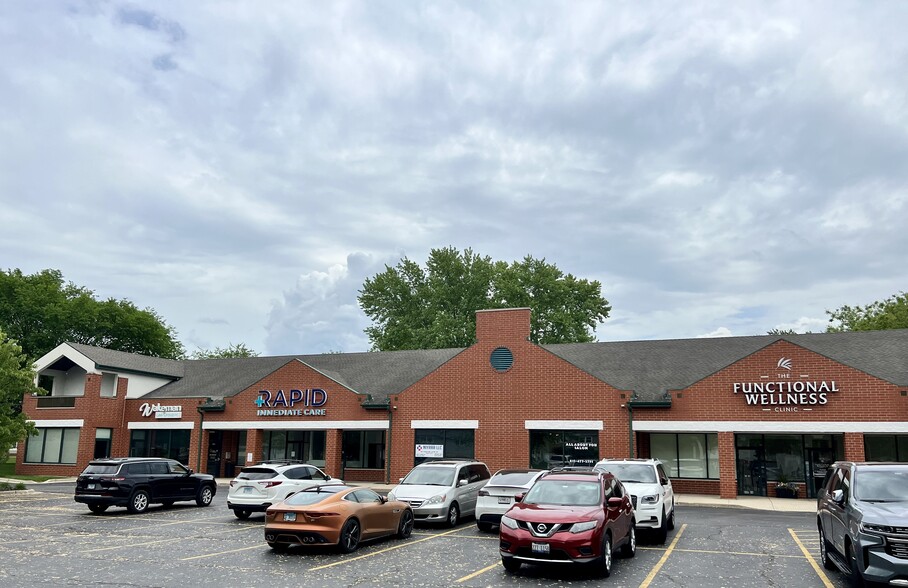 741 McHenry Ave, Crystal Lake, IL for lease - Building Photo - Image 2 of 13