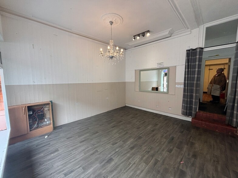 47 Wheelock St, Middlewich for lease - Interior Photo - Image 3 of 20