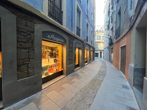 Retail in Manresa, Barcelona for lease Interior Photo- Image 2 of 12