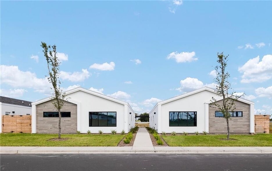 509 Sparrow Road, Weslaco, TX for sale - Primary Photo - Image 1 of 18