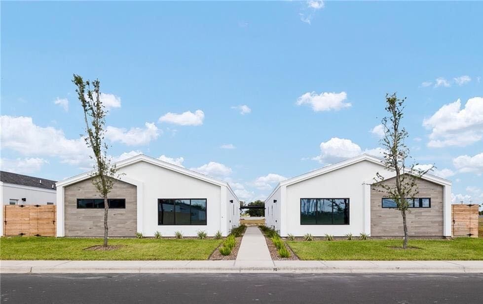 509 Sparrow Road, Weslaco, TX for sale Primary Photo- Image 1 of 19