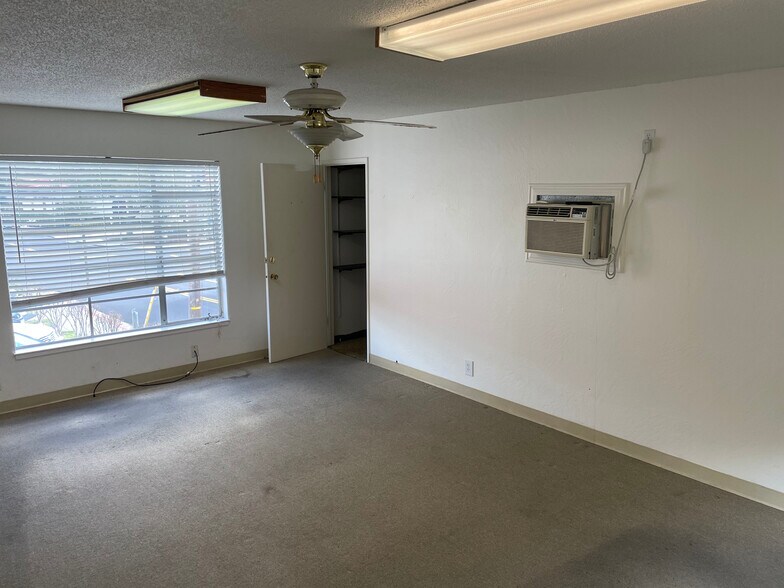 501 N Santa Cruz Ave, Los Gatos, CA à louer - Photo intérieure - Image 3 de 5
