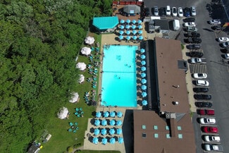 Plus de détails pour 325 Farnum Pike, Smithfield, RI - Commerce de détail à vendre