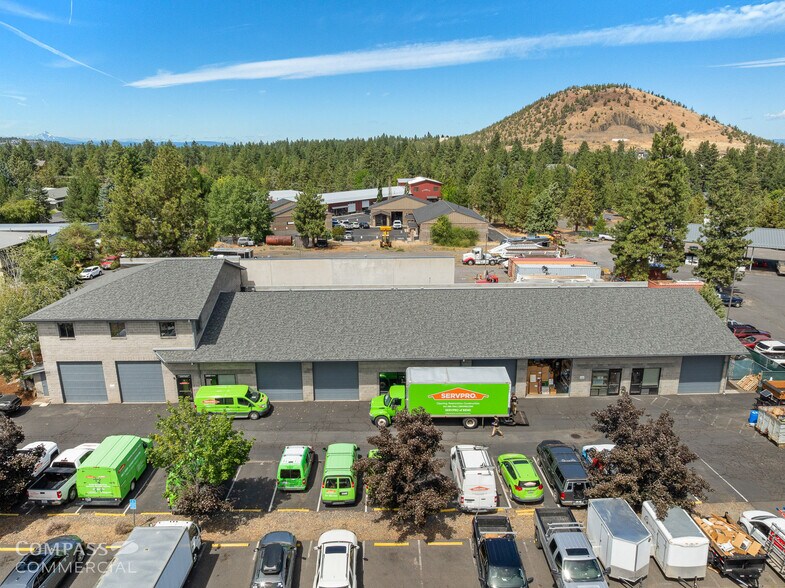 90 SE Bridgeford Blvd, Bend, OR à vendre - Photo du bâtiment - Image 1 de 1