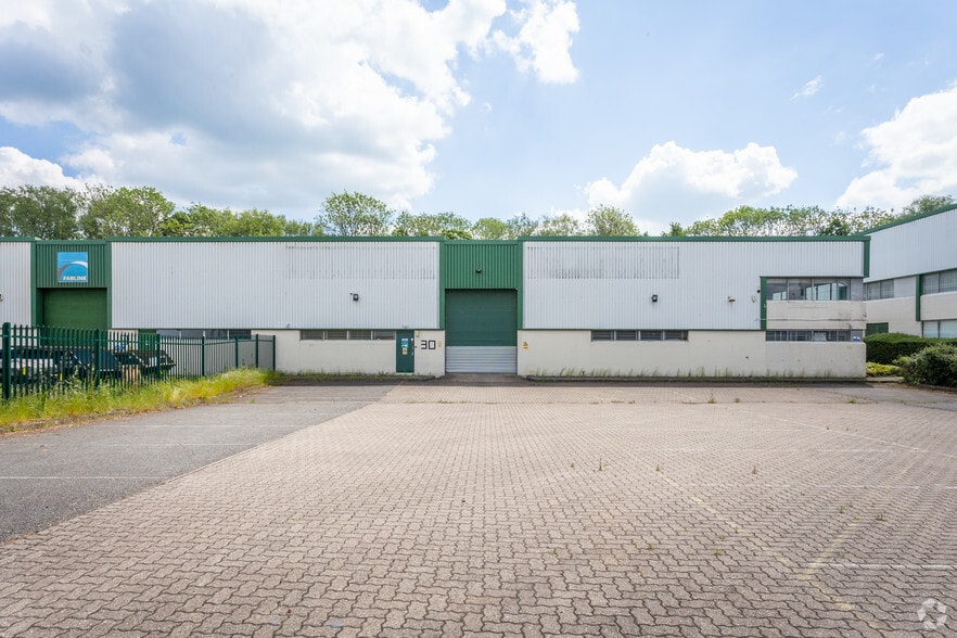 29-30 Lyveden Rd, Northampton à louer - Photo du bâtiment - Image 3 de 4