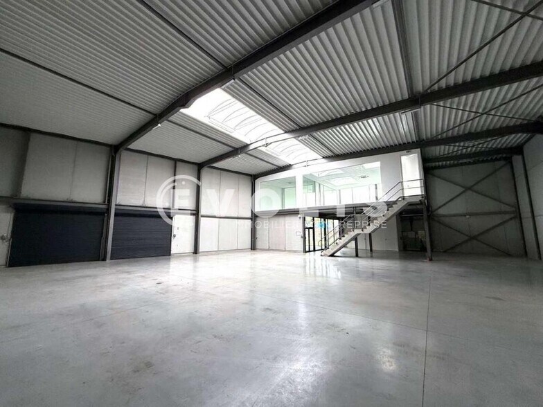 2 Rue Pierre-Antoine Delahousse, Roncq for lease - Interior Photo - Image 2 of 7
