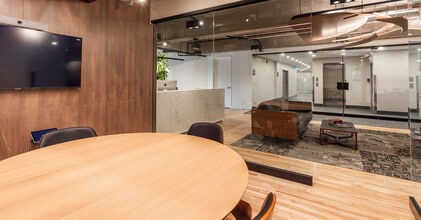 3530-3540 Boul Saint-Laurent, Montréal, QC for lease Interior Photo- Image 2 of 7