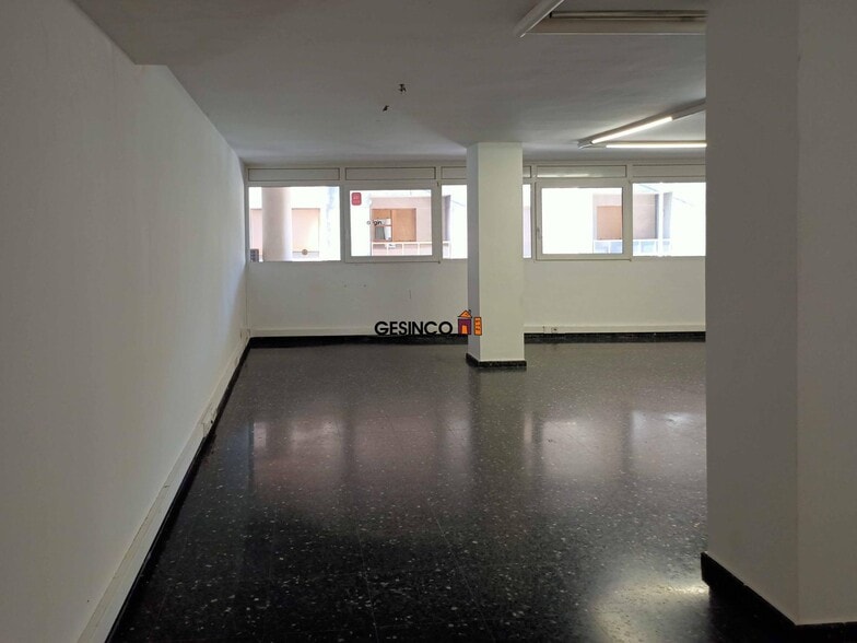 Retail in Ontinyent for lease - Building Photo - Image 2 of 5