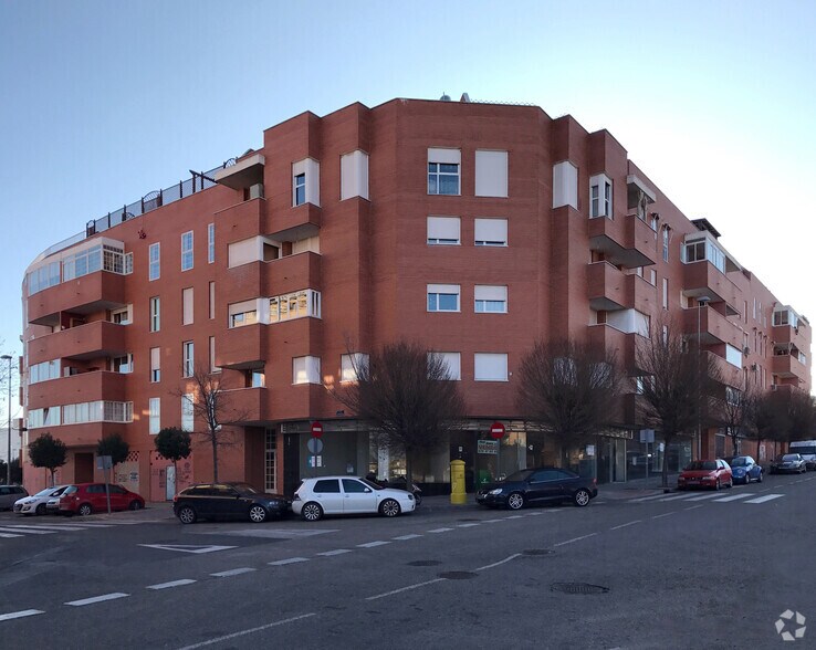 Calle Presidente Adolfo Suárez, 3, Arganda del Rey, Madrid à vendre - Photo du bâtiment - Image 2 de 2