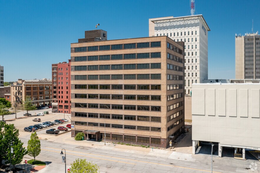 823 SE Quincy St, Topeka, KS à louer - Photo du bâtiment - Image 2 de 6