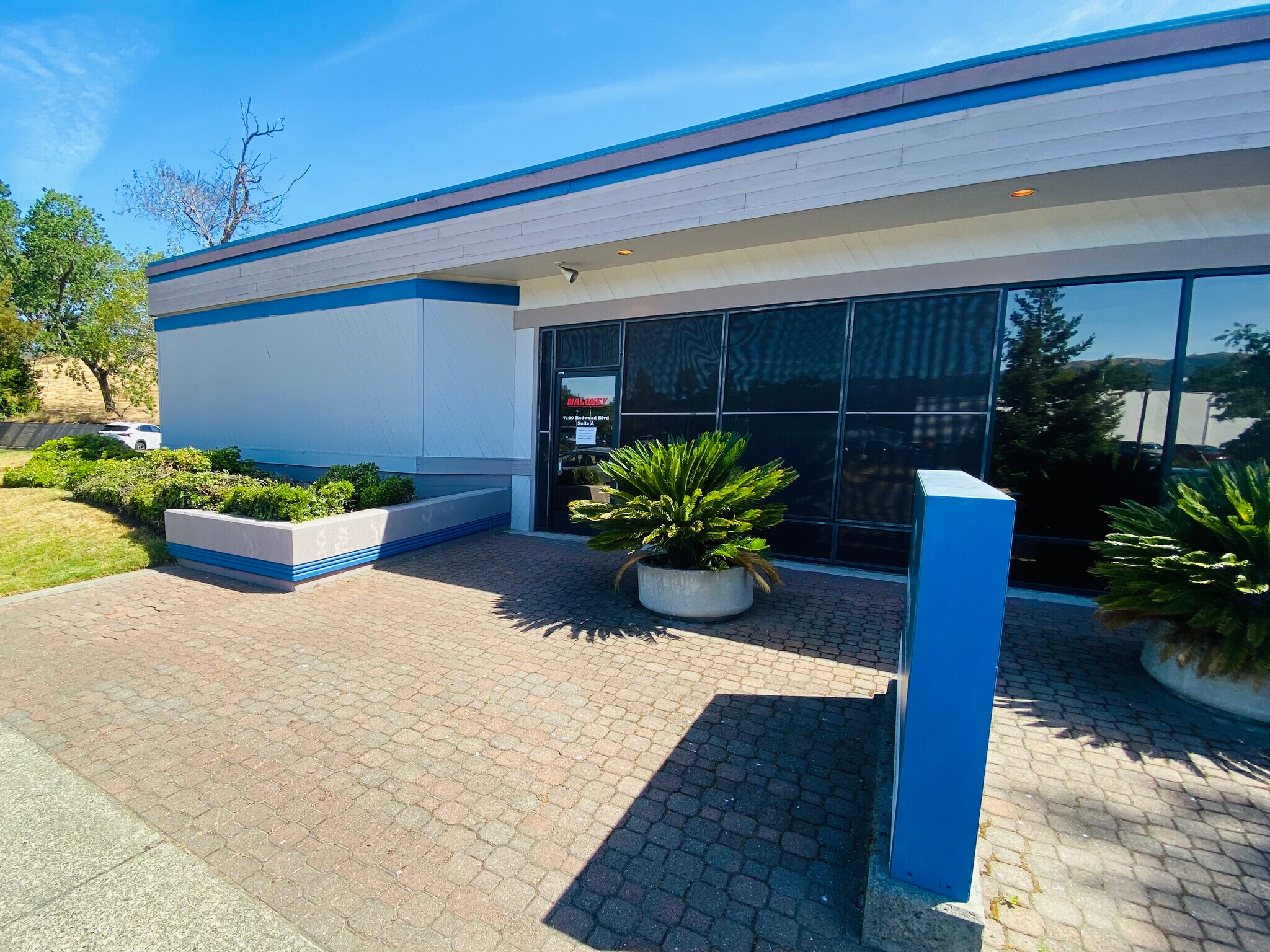 7120 Redwood Blvd, Novato, CA à louer Photo principale- Image 1 de 9