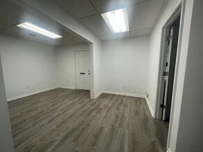 4620 Haygood Rd, Virginia Beach, VA for lease Interior Photo- Image 2 of 4