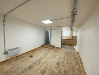 Plus de détails pour 13 Brown St, Salisbury - Commerce de détail à louer