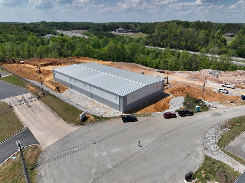 241 Hub Cir, Cookeville, TN à louer - Photo du bâtiment - Image 2 de 5