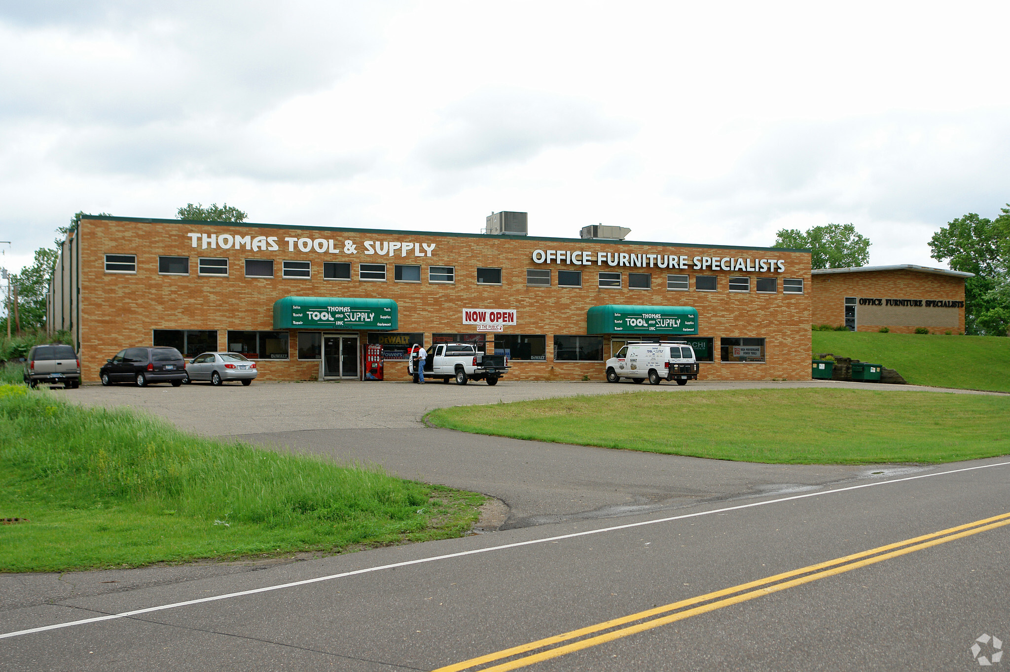 1081 E Highway 36, Maplewood, MN for sale Primary Photo- Image 1 of 10