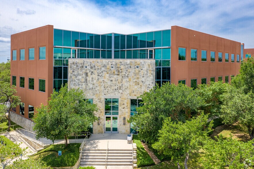 3603 Paesanos Pky, San Antonio, TX à louer - Photo du bâtiment - Image 2 de 6