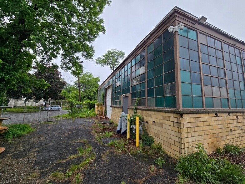 2 Whitehead rd, Hamilton, NJ for lease - Building Photo - Image 3 of 7