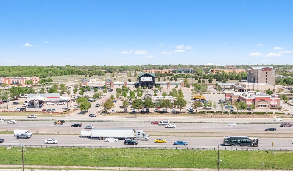 457 E Interstate 20, Arlington, TX à louer - Photo du bâtiment - Image 3 de 7