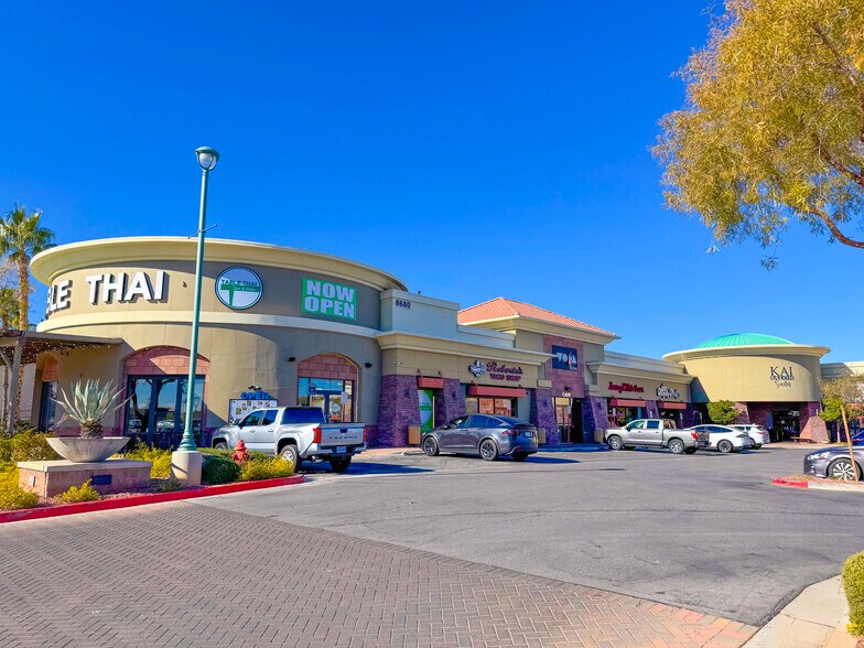 8680 Warm Springs Rd, Las Vegas, NV à louer - Photo du bâtiment - Image 2 de 7