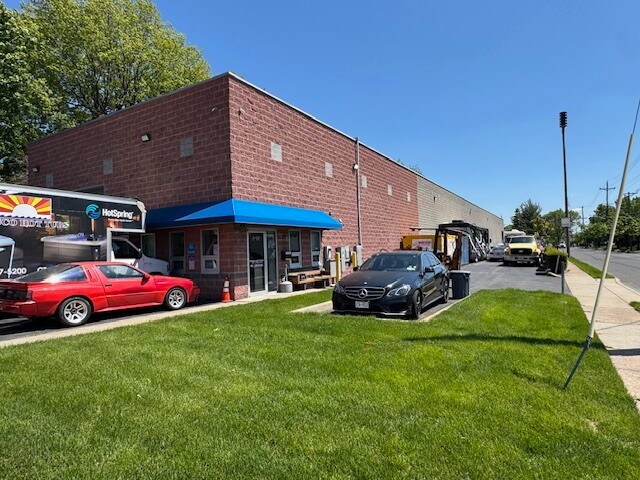 3-35 Banta Pl, Fair Lawn, NJ à louer - Photo principale - Image 1 de 6
