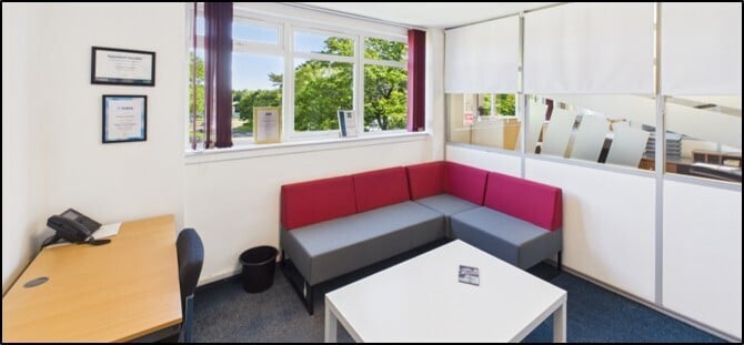 10 Lithgow Pl, East Kilbride for sale - Building Photo - Image 2 of 4