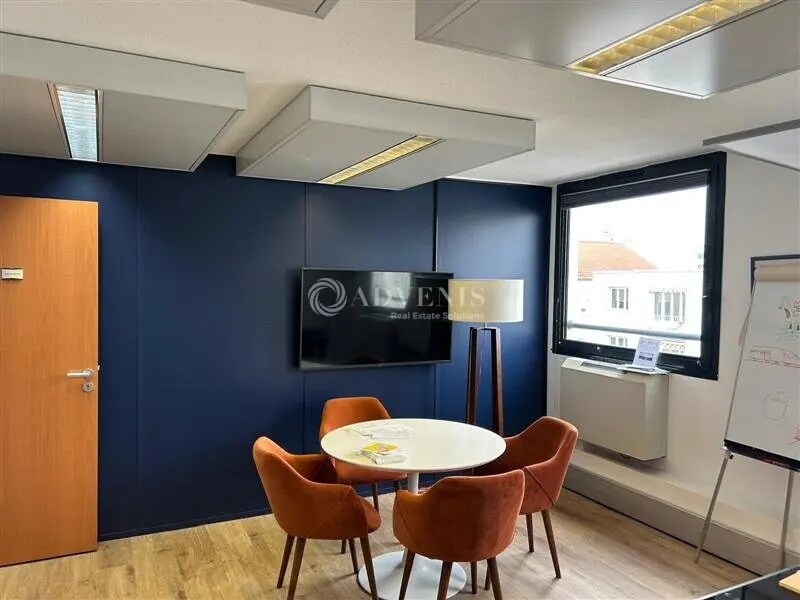 Office in Lyon for lease Interior Photo- Image 1 of 11