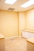 3301-3311 E 12th St, Oakland, CA à louer Photo intérieure- Image 1 de 8