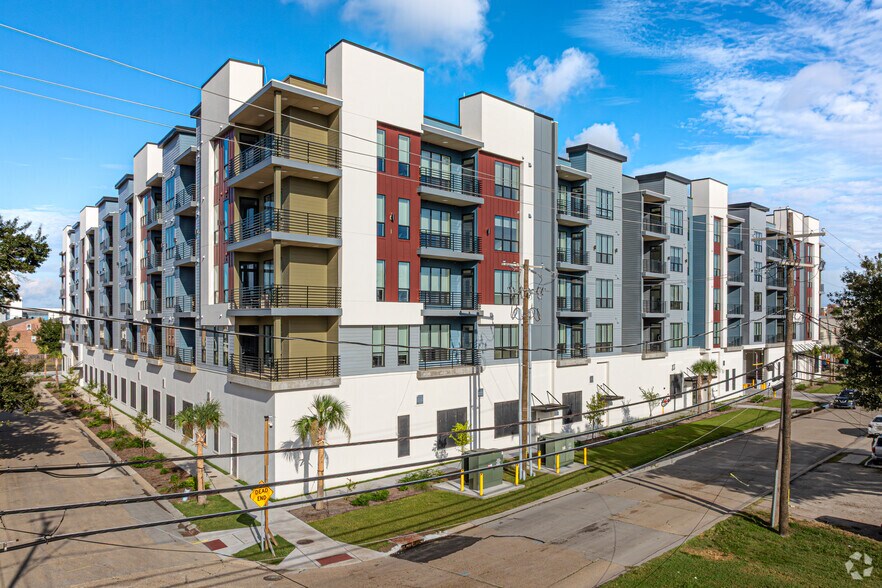 3100 Lake Villa Dr, Metairie, LA à louer - Photo du bâtiment - Image 3 de 7