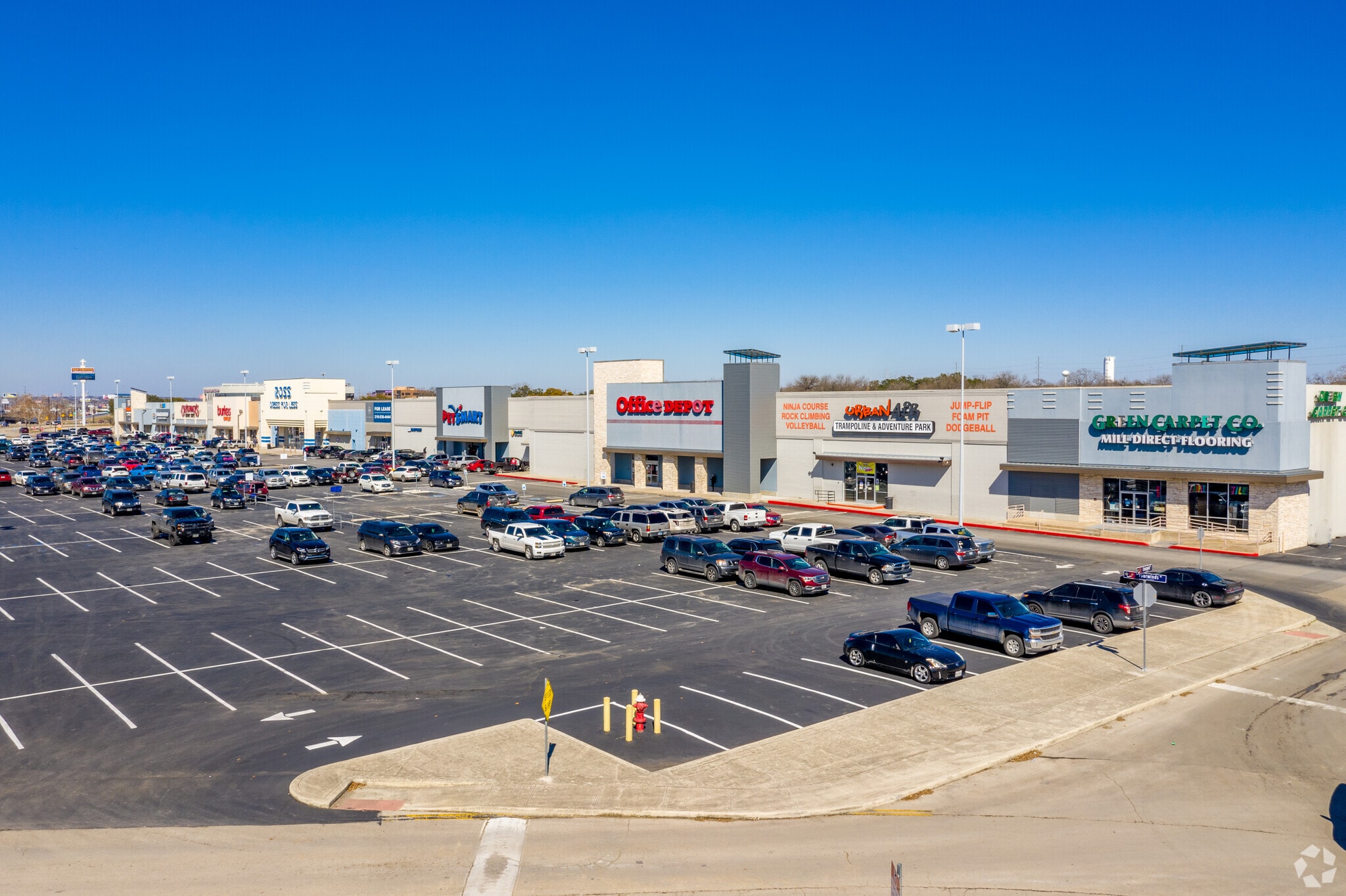 8480-8680 Fourwinds Dr, San Antonio, TX for lease Building Photo- Image 1 of 17