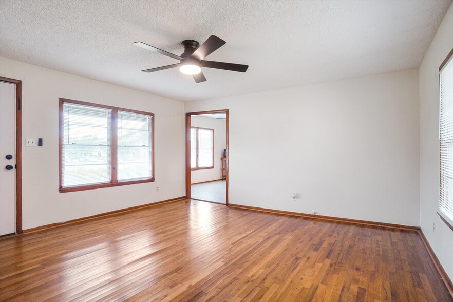 321 W Highway 199, Springtown, TX for sale - Building Photo - Image 3 of 12