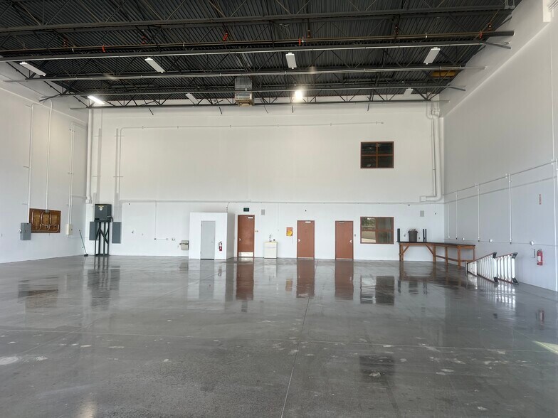 1825 W Knudsen Dr, Phoenix, AZ à louer - Photo intérieure - Image 3 de 9