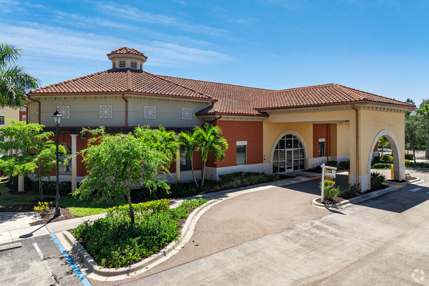 9431 Corkscrew Palms Cir, Estero, FL à louer - Photo principale - Image 2 de 23